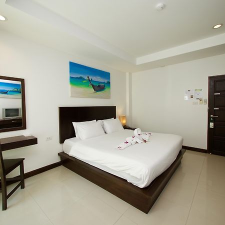 Q Victory Patong Hotel Esterno foto