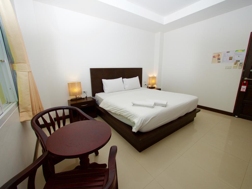 Q Victory Patong Hotel Esterno foto