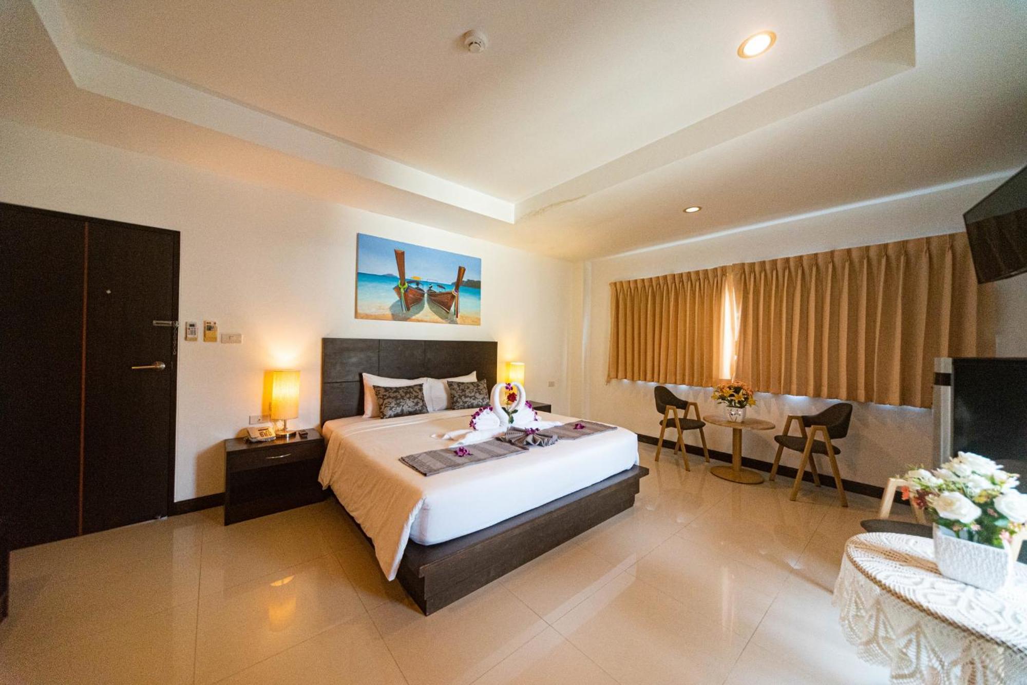 Q Victory Patong Hotel Esterno foto