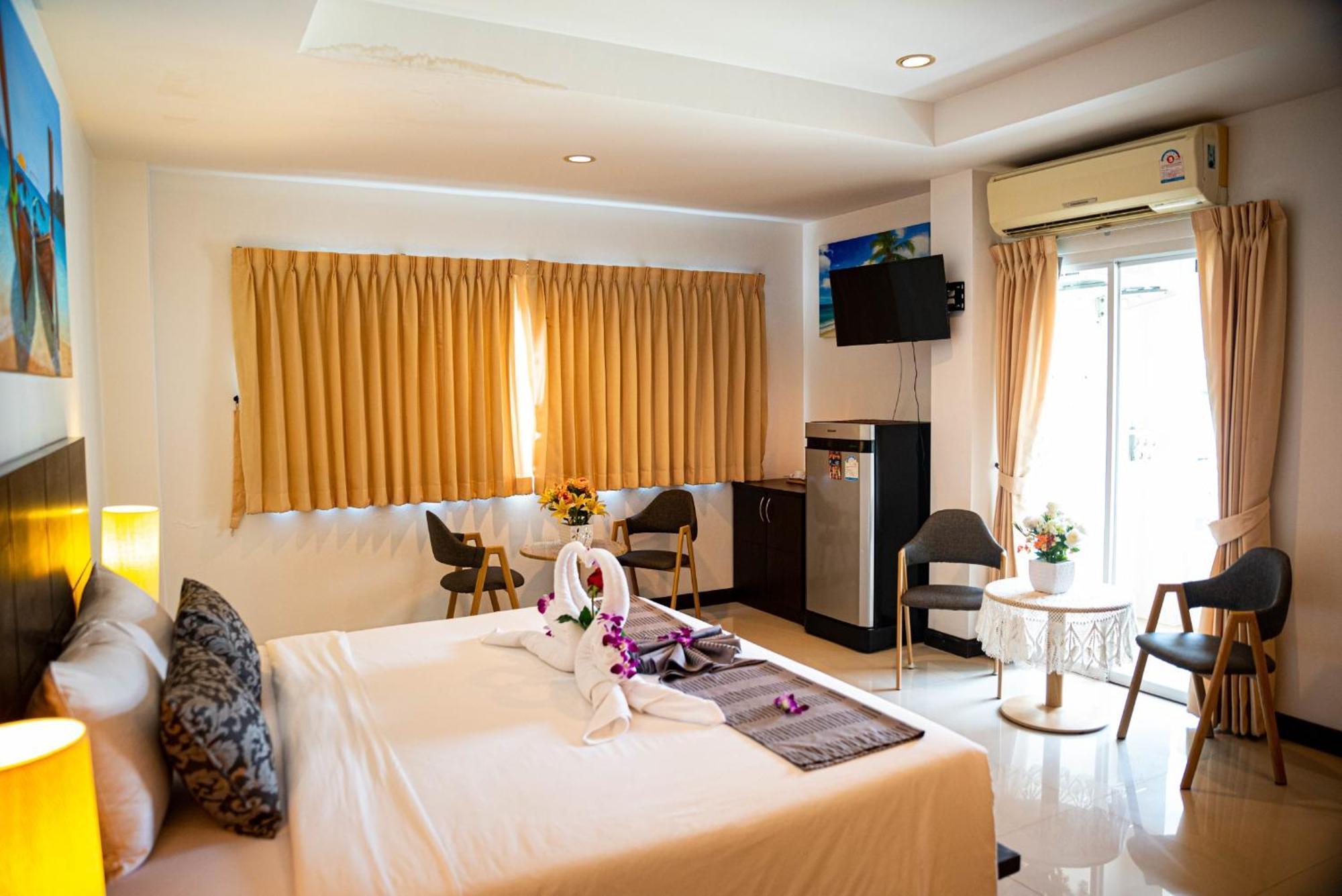 Q Victory Patong Hotel Esterno foto